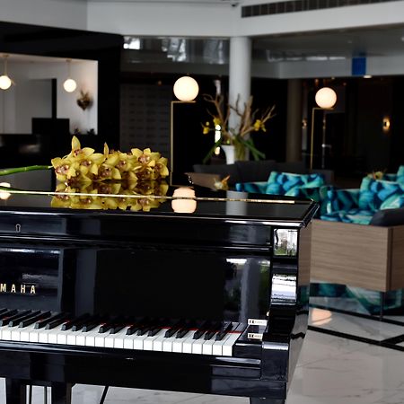 Mouratoglou Hotel & Resort Biot Bagian luar foto