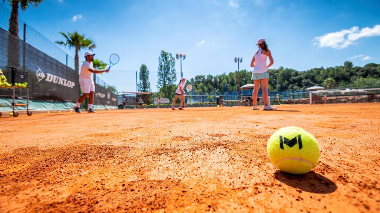 Mouratoglou Hotel & Resort Biot Bagian luar foto