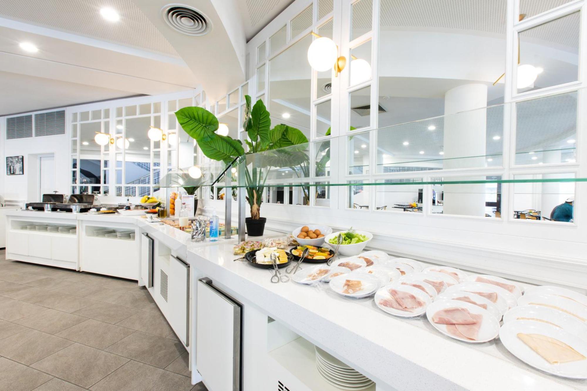 Mouratoglou Hotel & Resort Biot Bagian luar foto