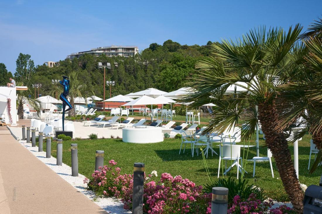 Mouratoglou Hotel & Resort Biot Bagian luar foto